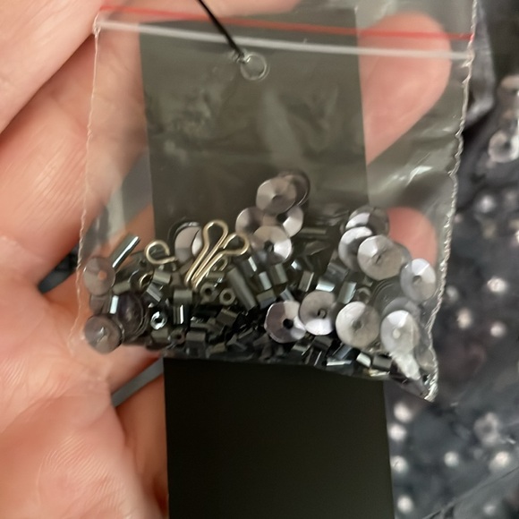 NWT Adrianna Papell Beaded Cocktail Dress Dusty Blue Size 6P - Picture 10 of 10